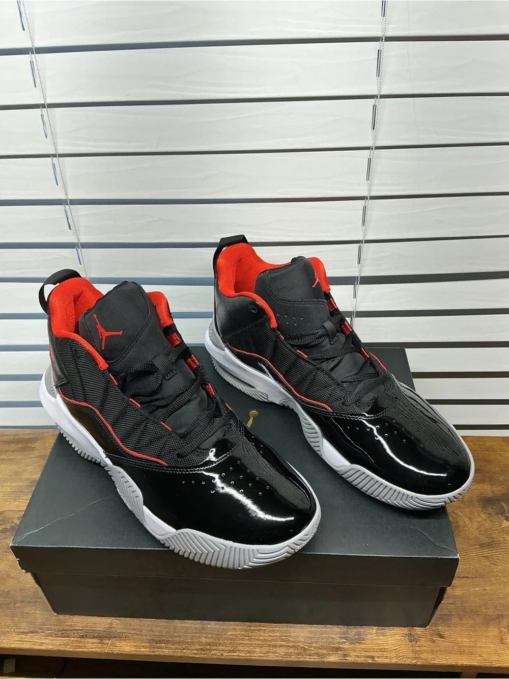 Nike Jordan man’s  stay loyal size 11